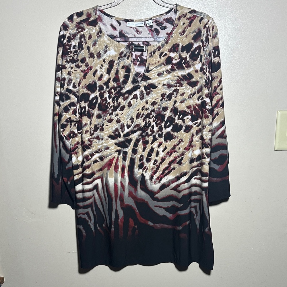 Susan‎ Graver Large Animal Printed Long Sleeved Tunic Top